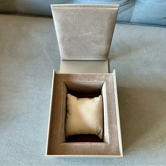 JAEGER LECOULTRE Watch Box 6.5x4.75x3.20 inches